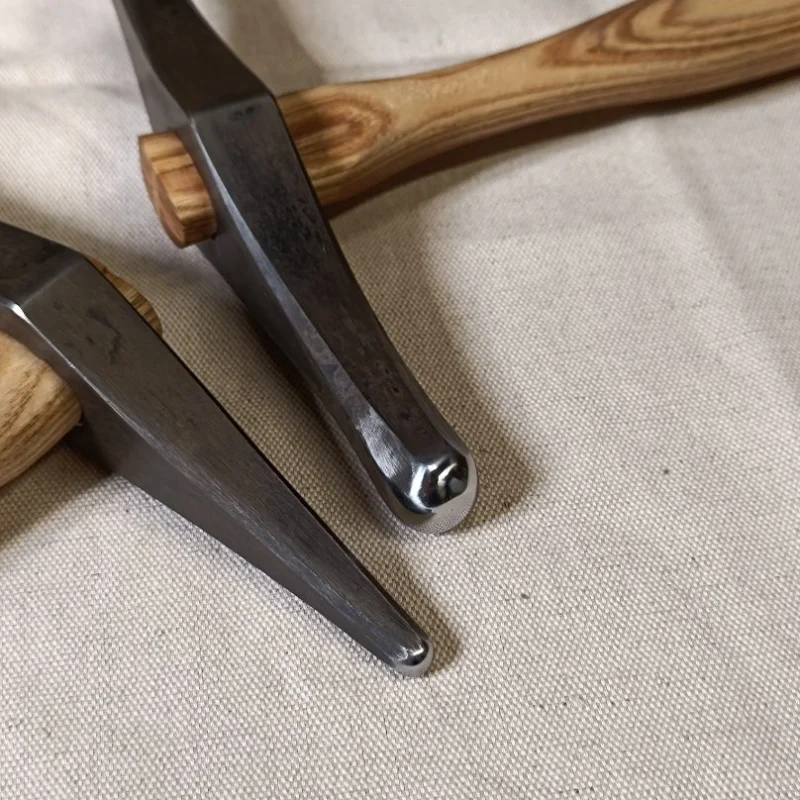 Marteaux à boules pour l'emboutissage de tôle.